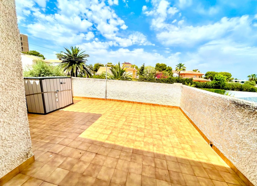 Resale - Villa / House - Orihuela Costa - La Zenia