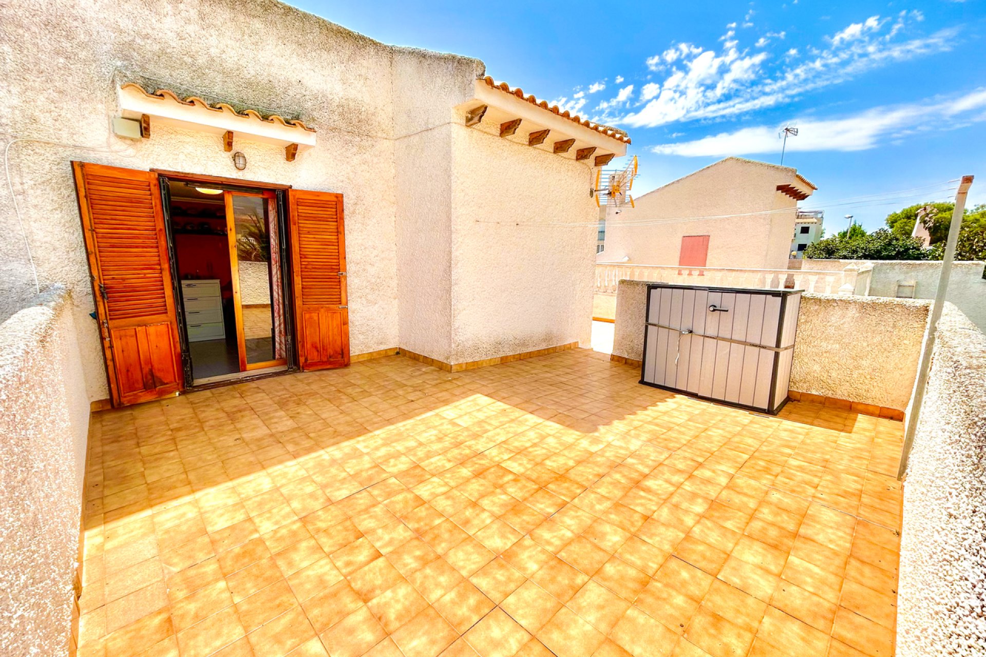 Resale - Villa / House - Orihuela Costa - La Zenia
