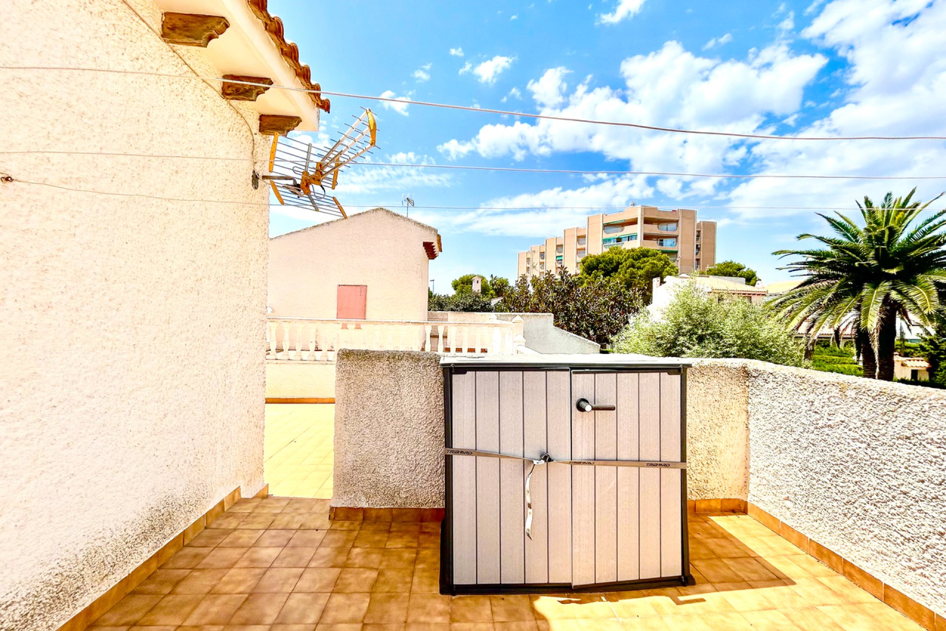 Resale - Villa / House - Orihuela Costa - La Zenia