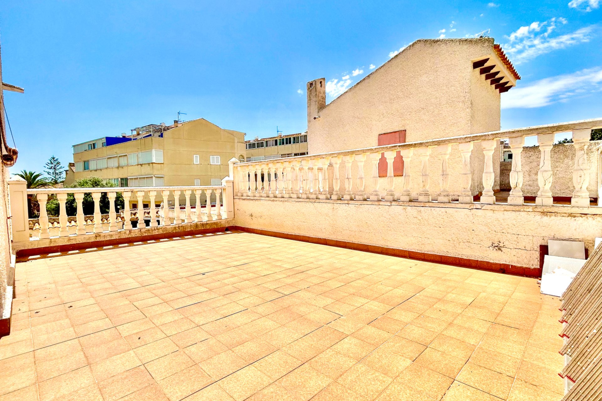 Resale - Villa / House - Orihuela Costa - La Zenia