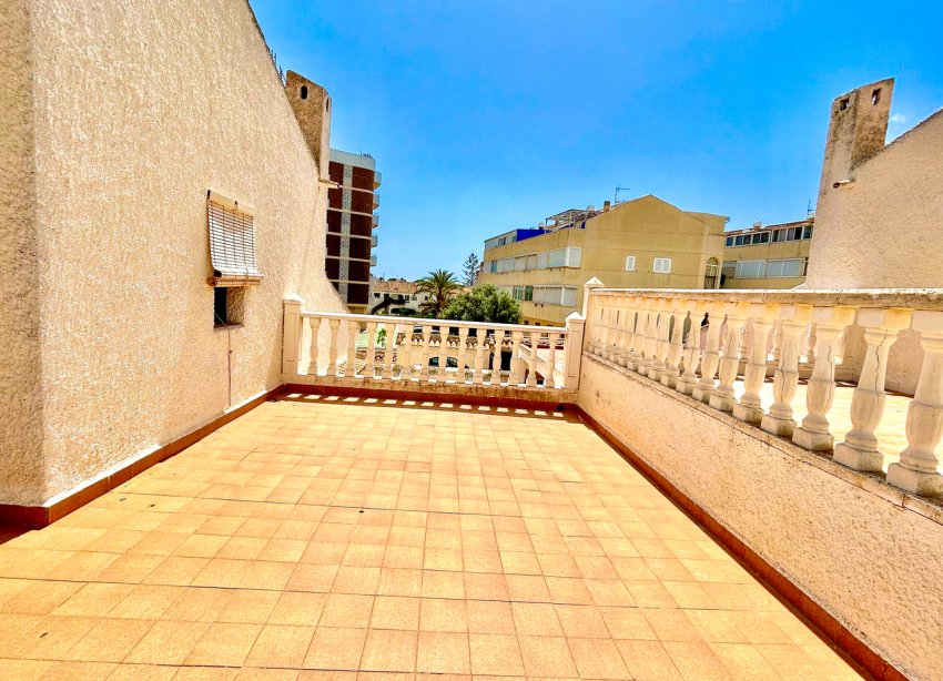 Resale - Villa / House - Orihuela Costa - La Zenia