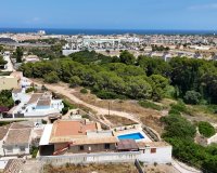 Resale - Villa / House - Orihuela Costa - La Zenia