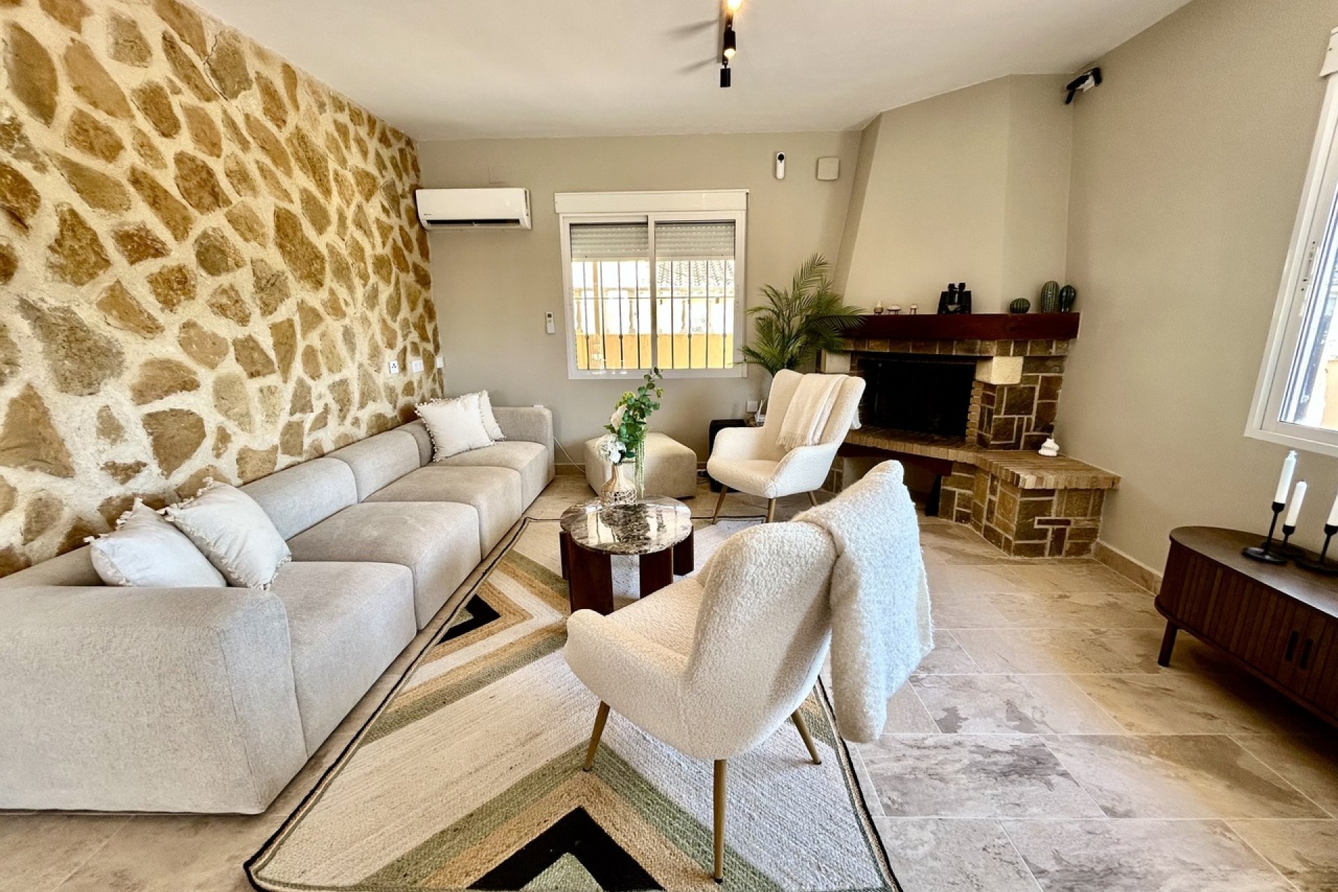 Resale - Villa / House - Orihuela Costa - La Zenia