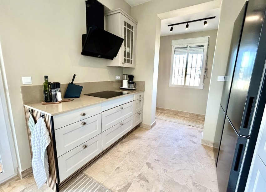 Resale - Villa / House - Orihuela Costa - La Zenia