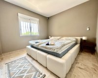 Resale - Villa / House - Orihuela Costa - La Zenia