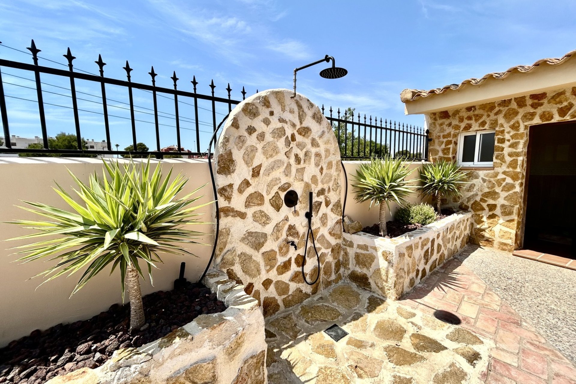 Resale - Villa / House - Orihuela Costa - La Zenia
