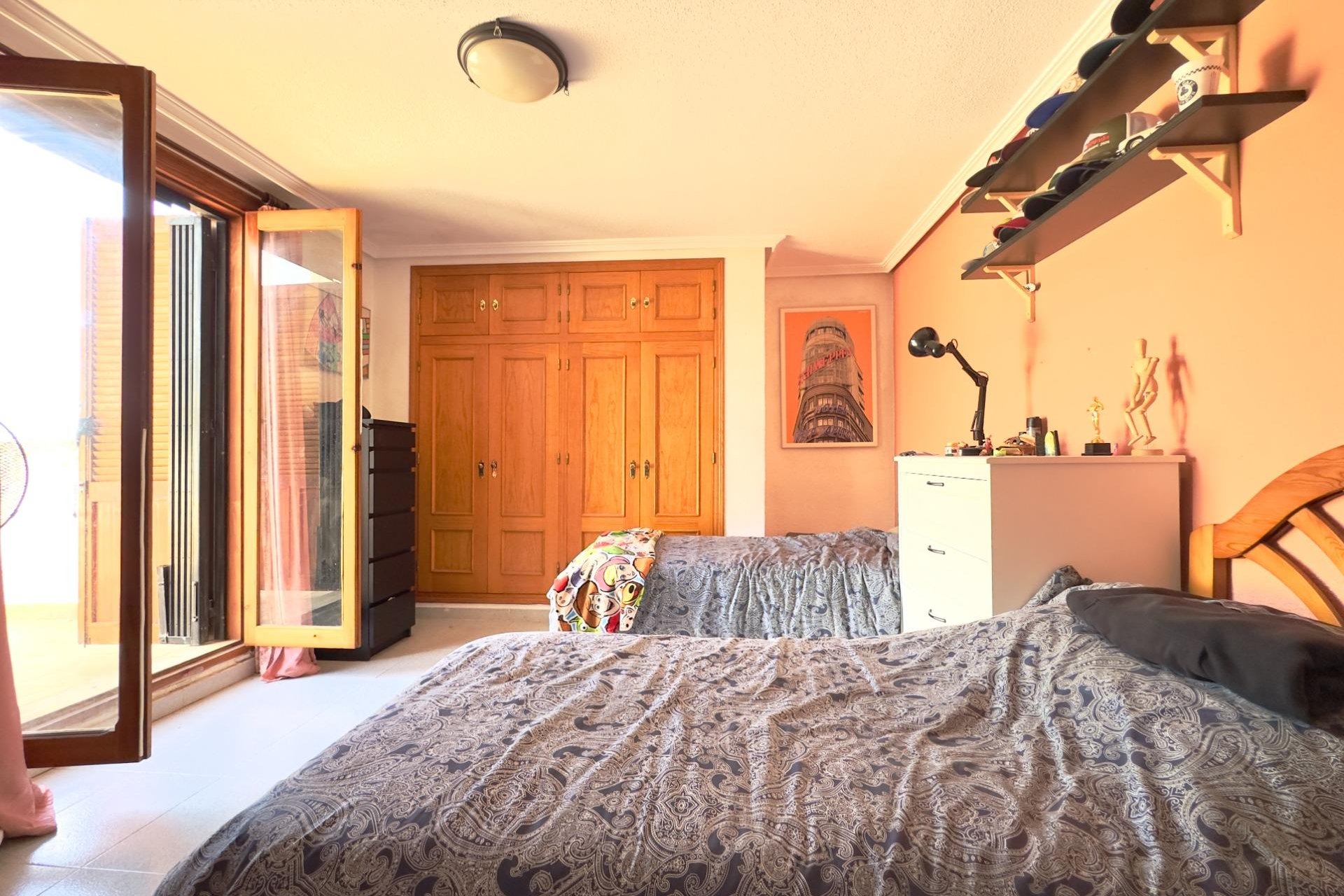 Resale - Villa / House - Orihuela Costa - La Zenia