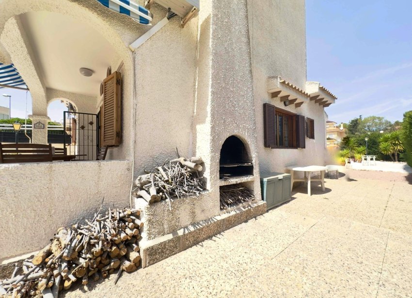 Resale - Villa / House - Orihuela Costa - La Zenia