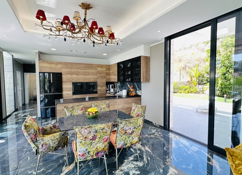 Resale - Villa / House - Orihuela Costa - Las Colinas Golf