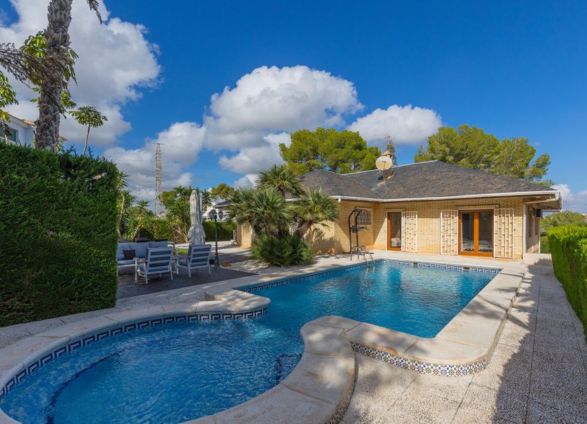 Resale - Villa / House - Orihuela Costa - Las Filipinas
