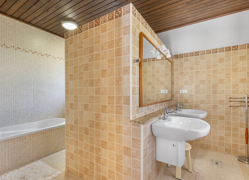 Resale - Villa / House - Orihuela Costa - Las Filipinas
