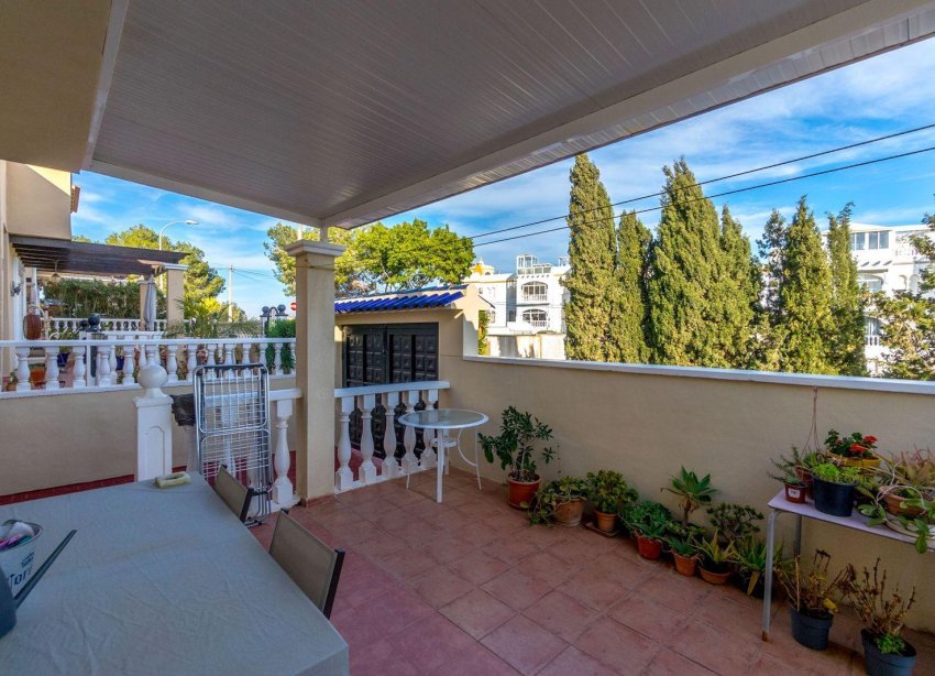 Resale - Villa / House - Orihuela Costa - Las Filipinas