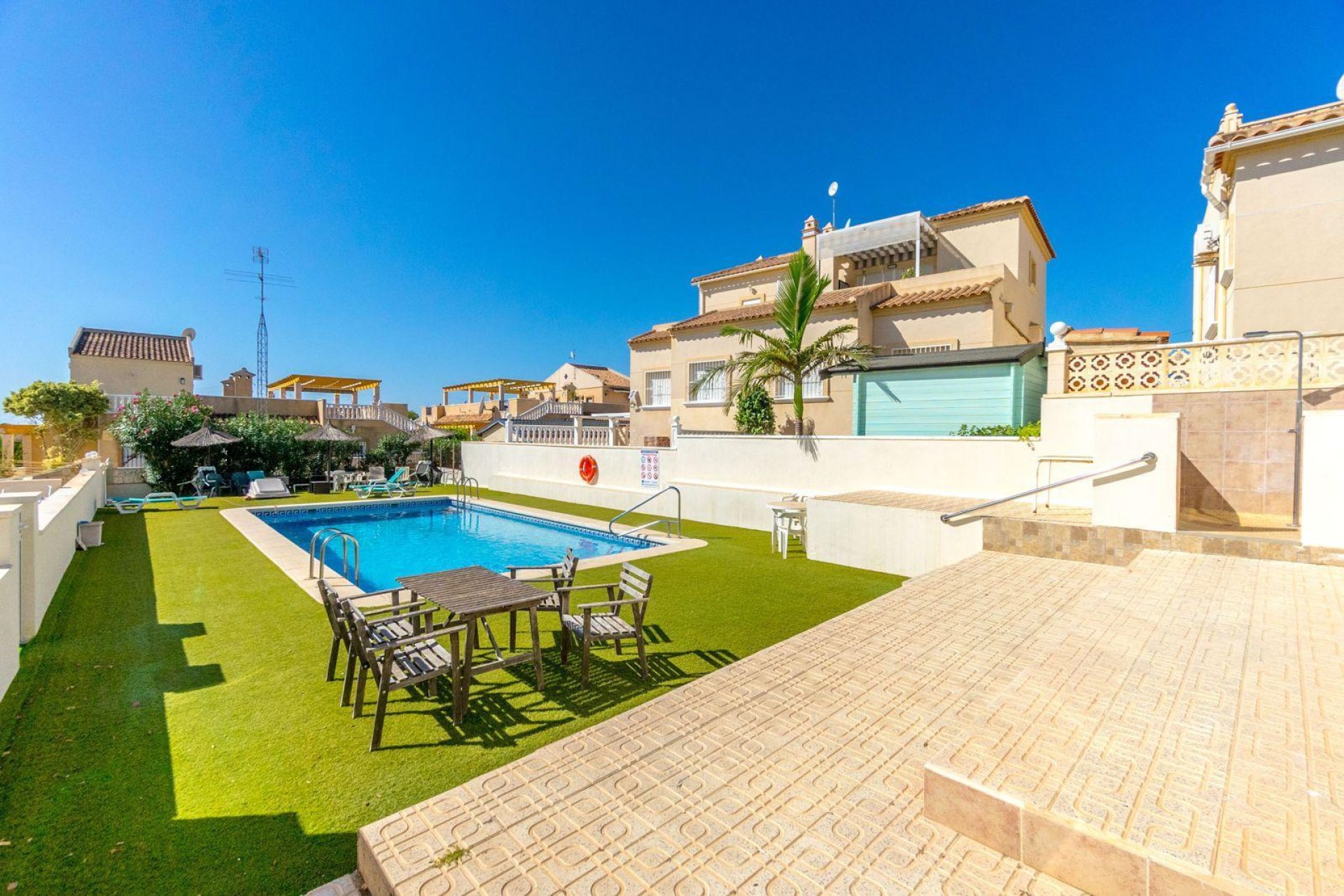 Resale - Villa / House - Orihuela Costa - Las Filipinas