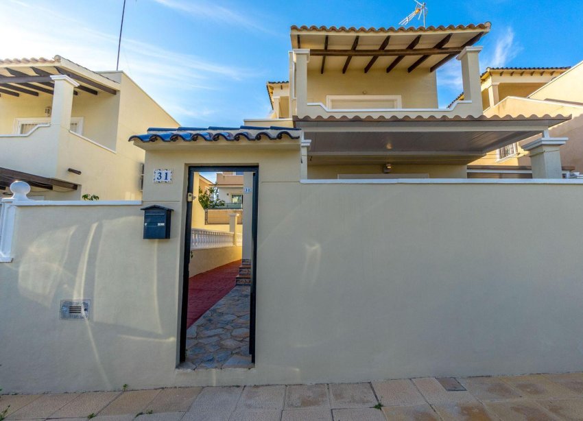 Resale - Villa / House - Orihuela Costa - Las Filipinas