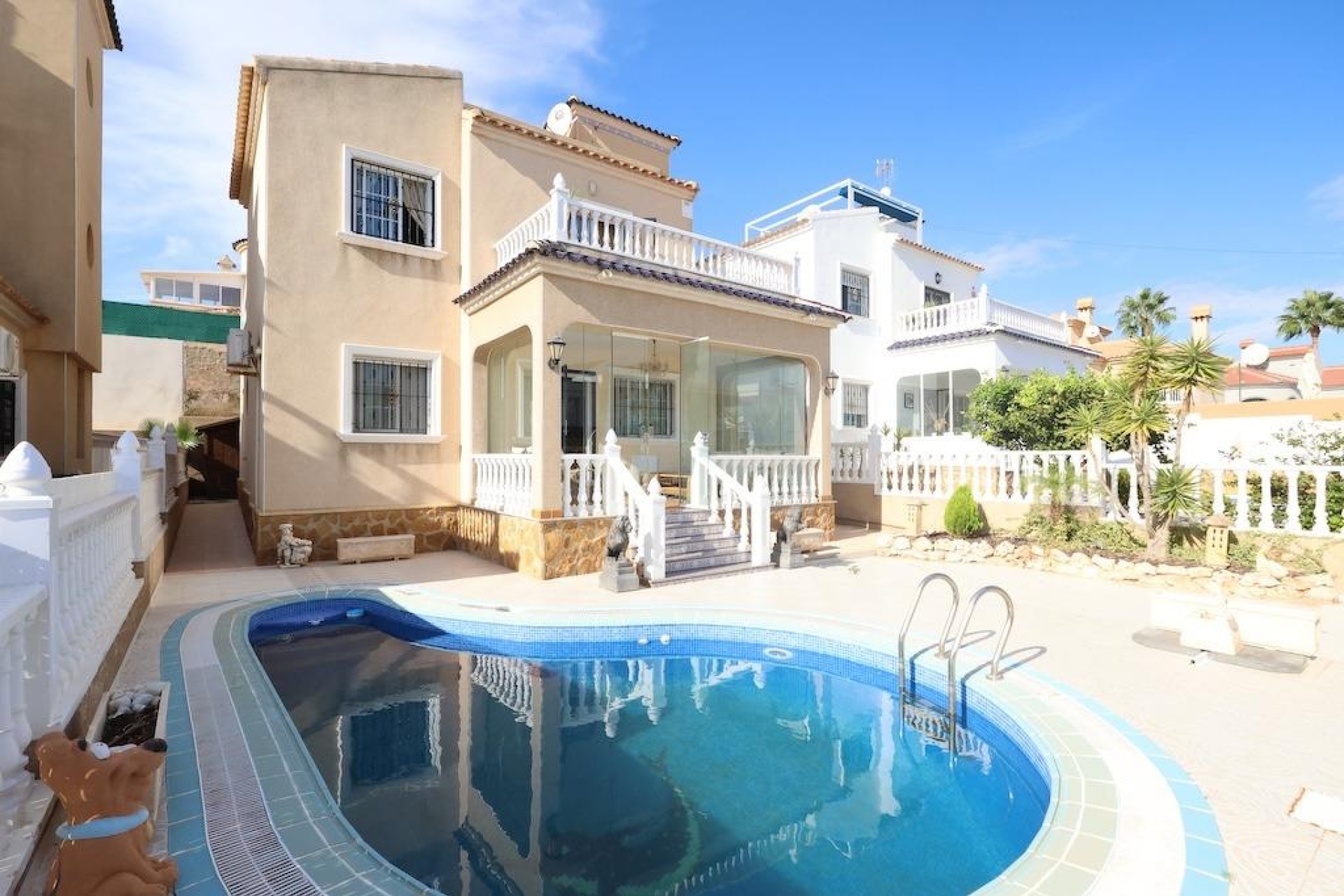 Resale - Villa / House - Orihuela Costa - Las Filipinas