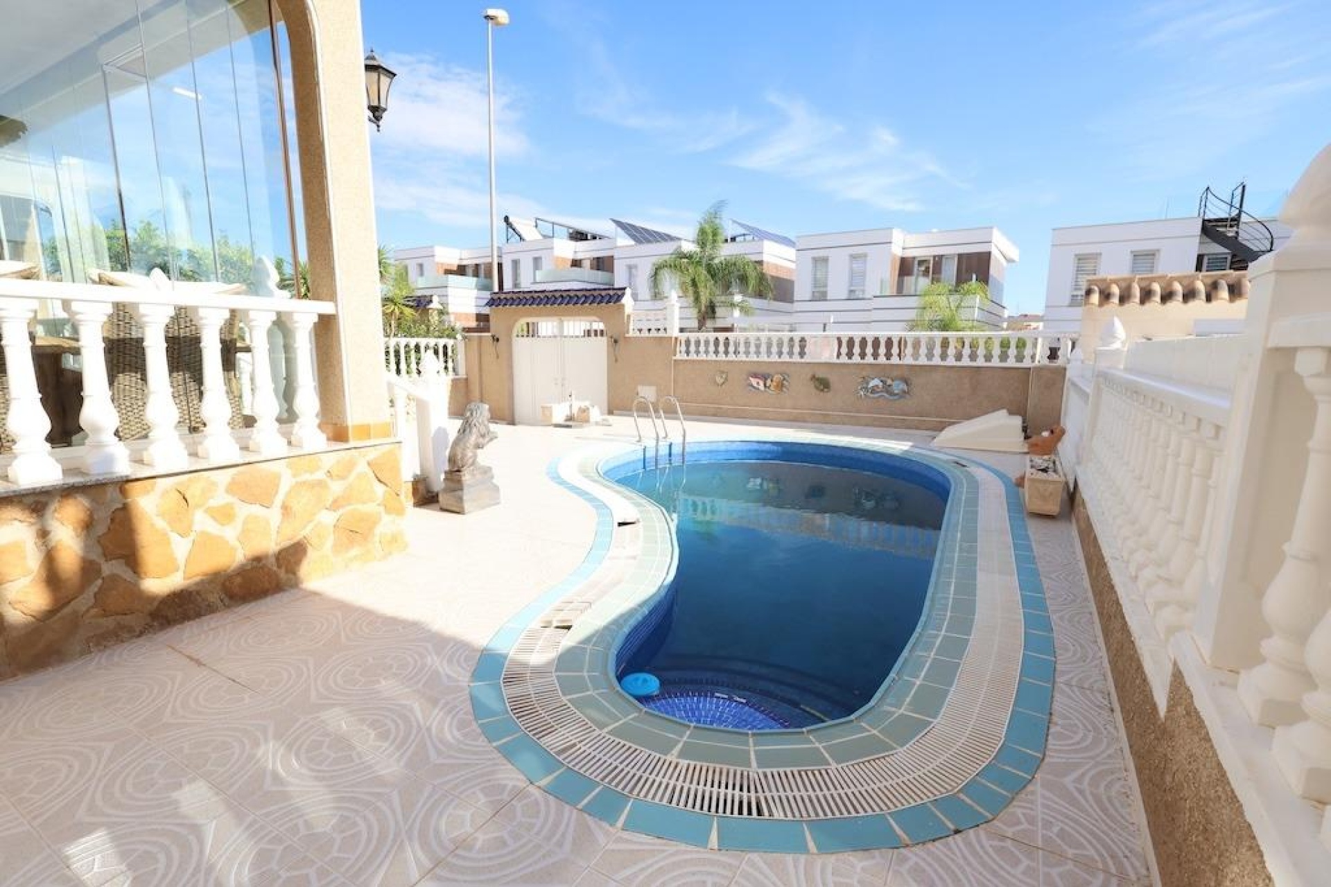 Resale - Villa / House - Orihuela Costa - Las Filipinas