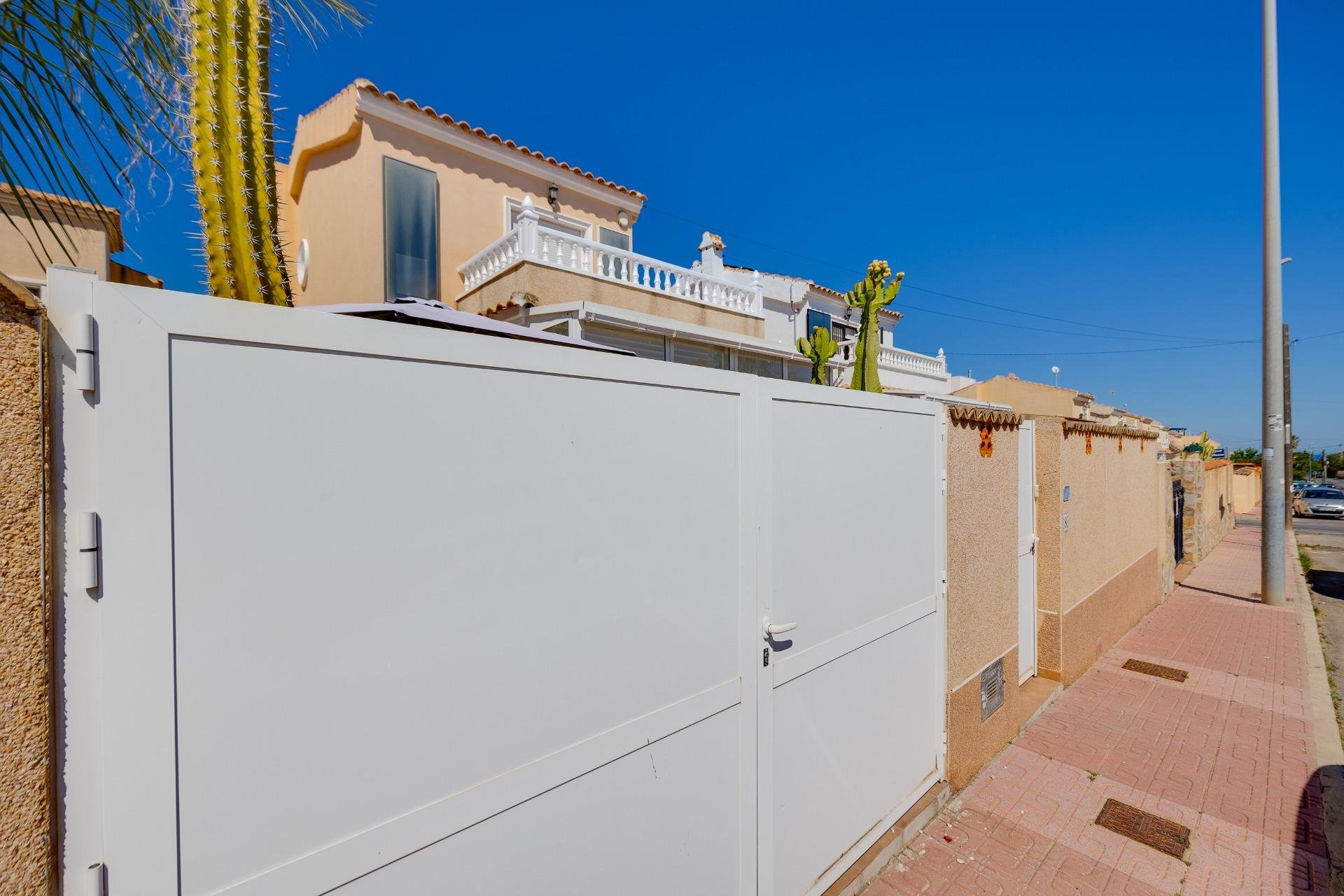 Resale - Villa / House - Orihuela Costa - Lomas de Don Juan