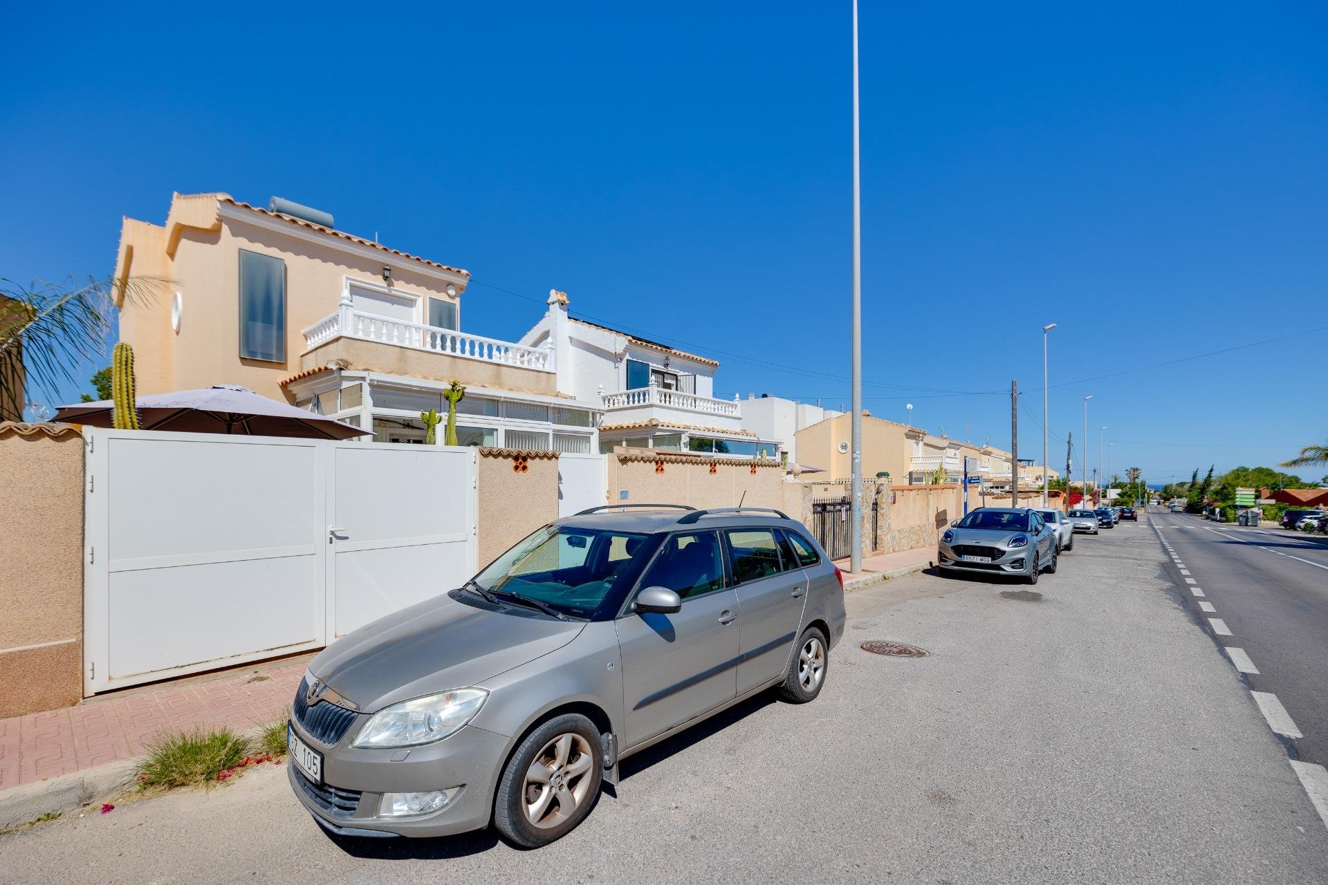 Resale - Villa / House - Orihuela Costa - Lomas de Don Juan