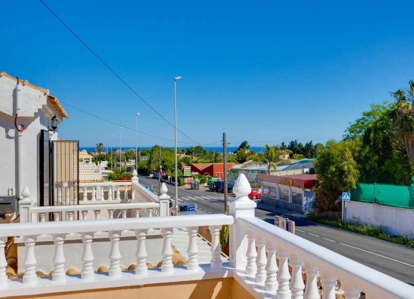 Resale - Villa / House - Orihuela Costa - Lomas de Don Juan