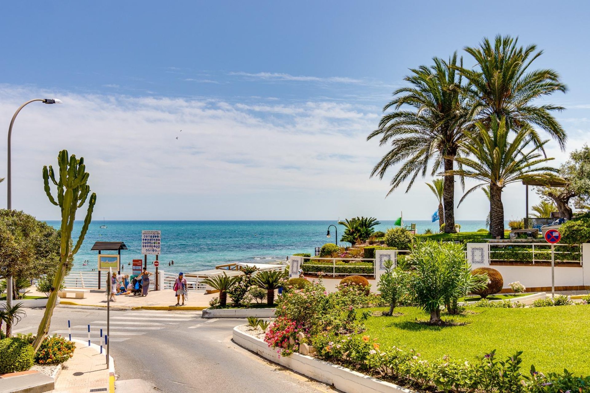 Resale - Villa / House - Orihuela Costa - Lomas de Don Juan