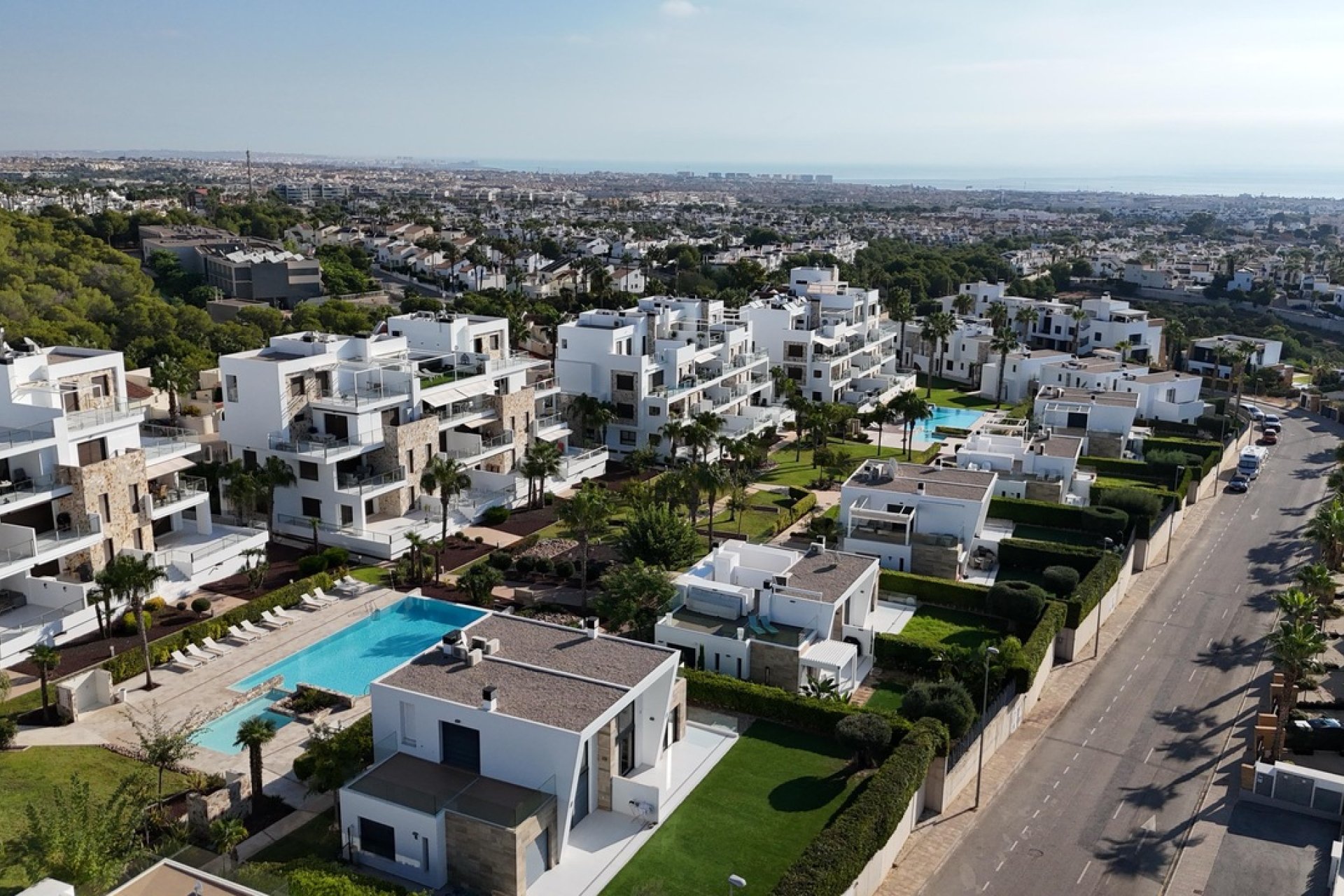 Resale - Villa / House - Orihuela Costa - Los Dolses
