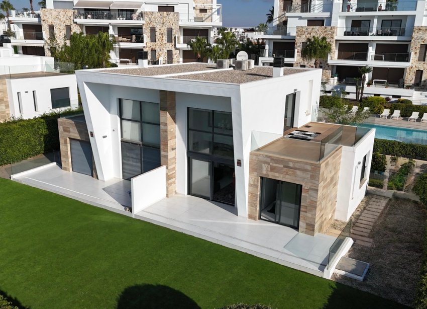Resale - Villa / House - Orihuela Costa - Los Dolses