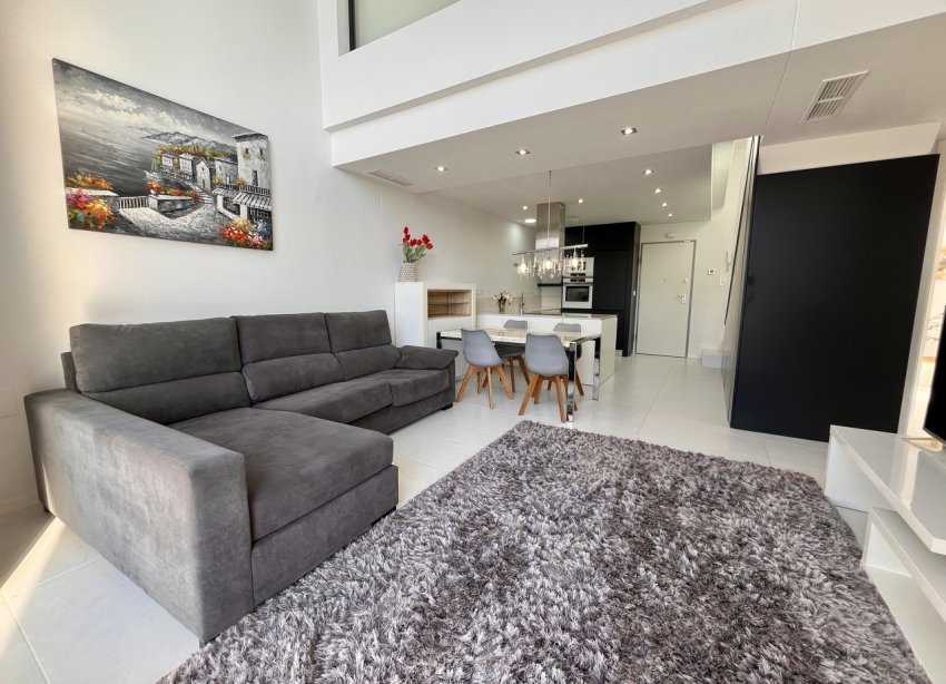 Resale - Villa / House - Orihuela Costa - Los Dolses