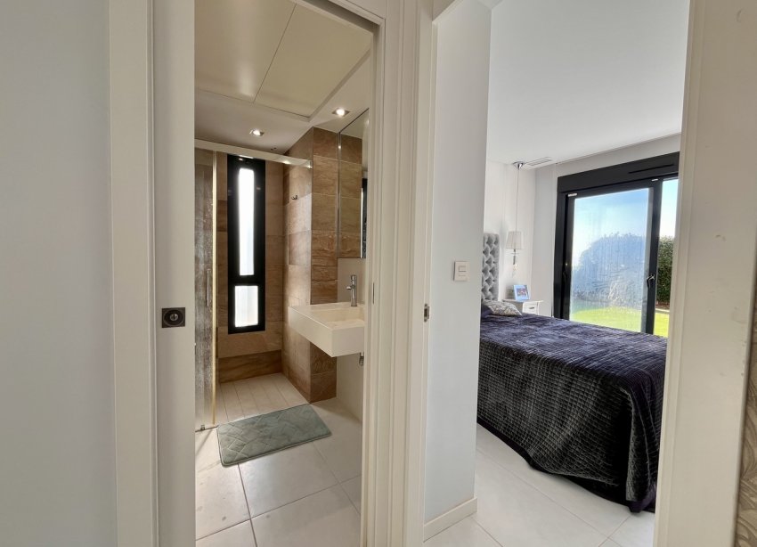 Resale - Villa / House - Orihuela Costa - Los Dolses