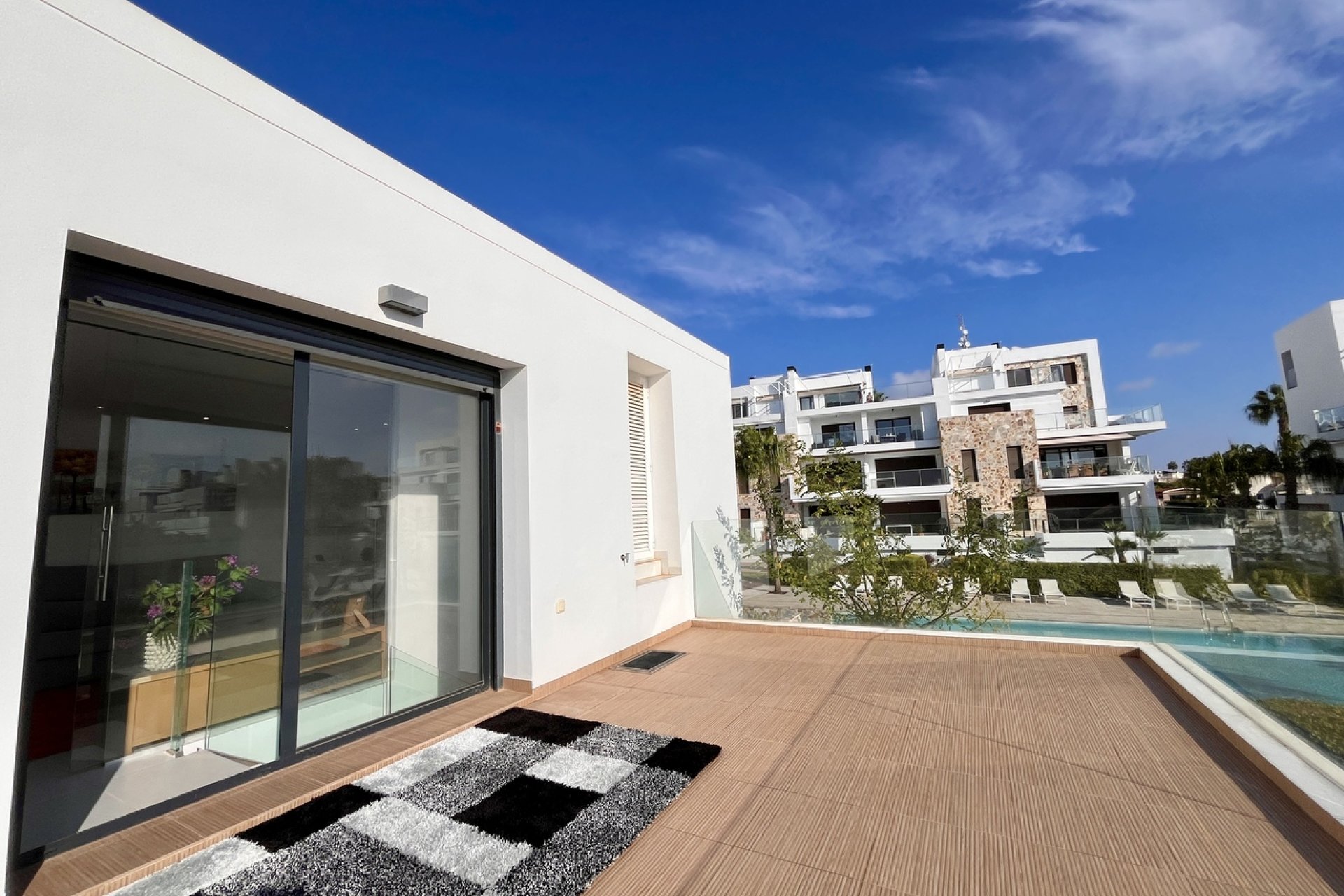 Resale - Villa / House - Orihuela Costa - Los Dolses