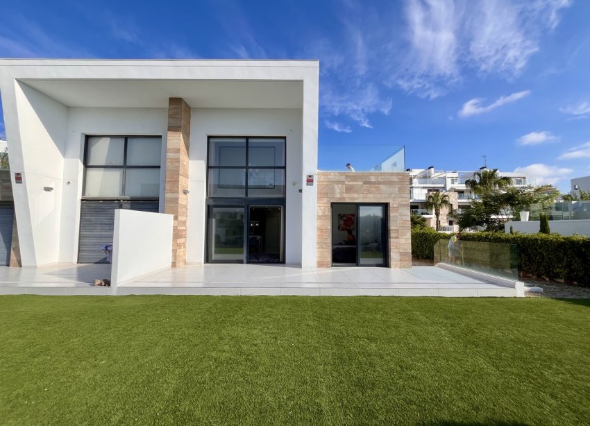 Resale - Villa / House - Orihuela Costa - Los Dolses