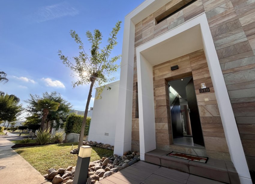 Resale - Villa / House - Orihuela Costa - Los Dolses