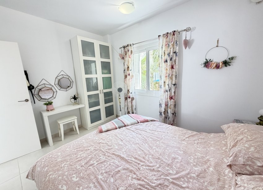 Resale - Villa / House - Orihuela Costa - Mil Palmeras