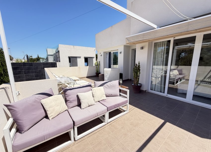 Resale - Villa / House - Orihuela Costa - Mil Palmeras