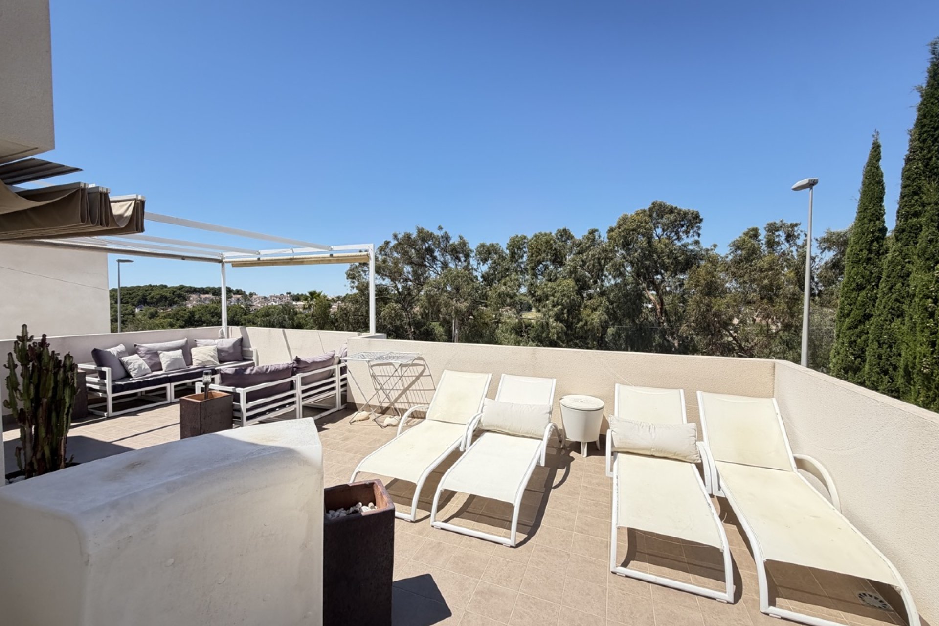 Resale - Villa / House - Orihuela Costa - Mil Palmeras