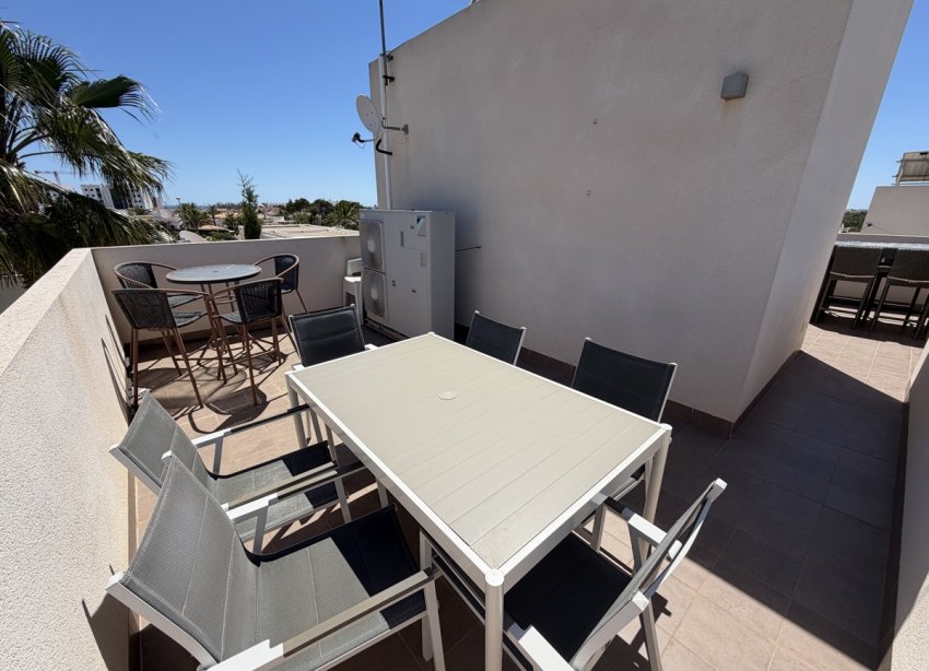 Resale - Villa / House - Orihuela Costa - Mil Palmeras
