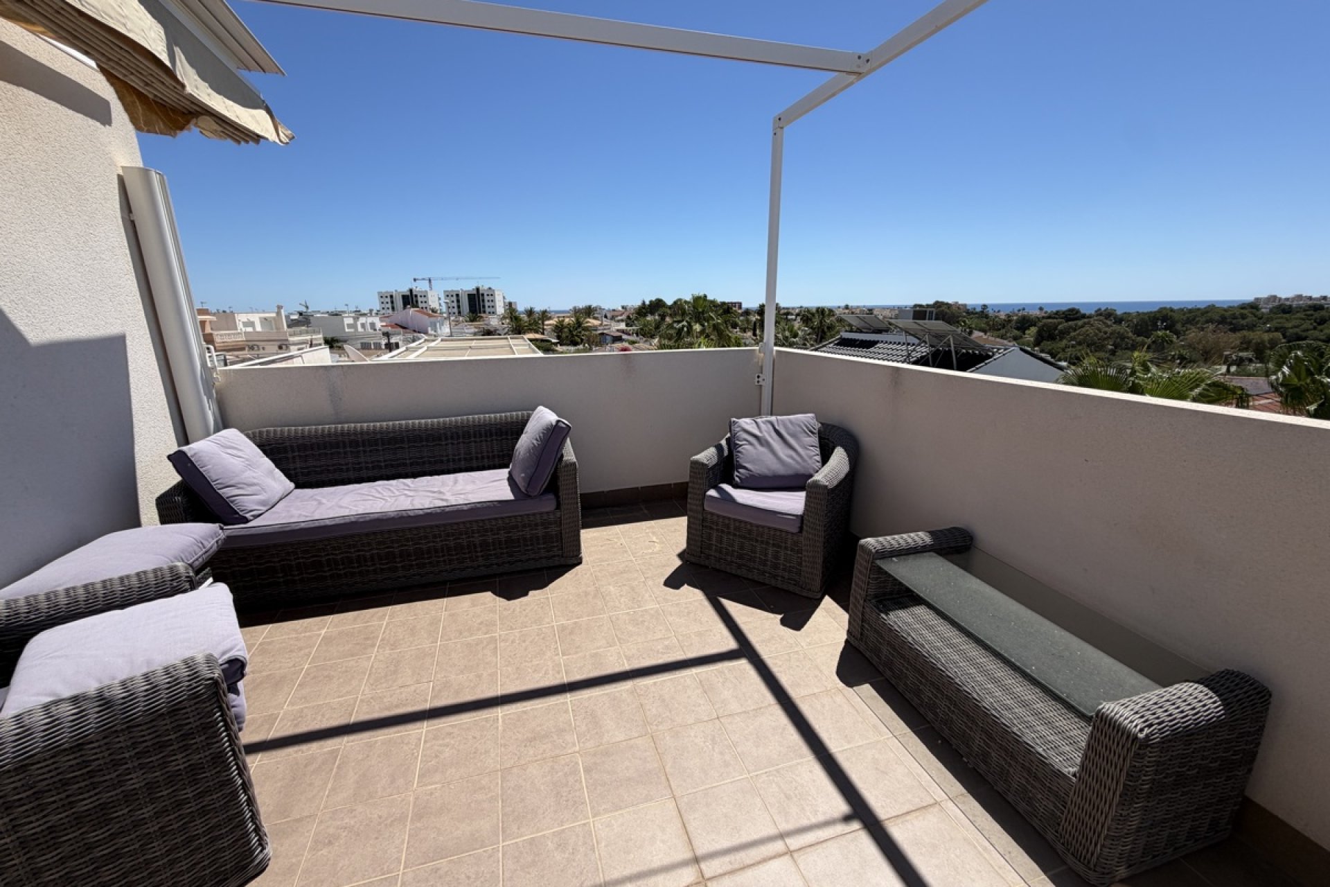 Resale - Villa / House - Orihuela Costa - Mil Palmeras