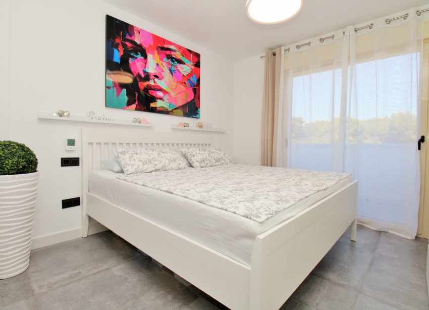 Resale - Villa / House - Orihuela Costa - Mil Palmeras