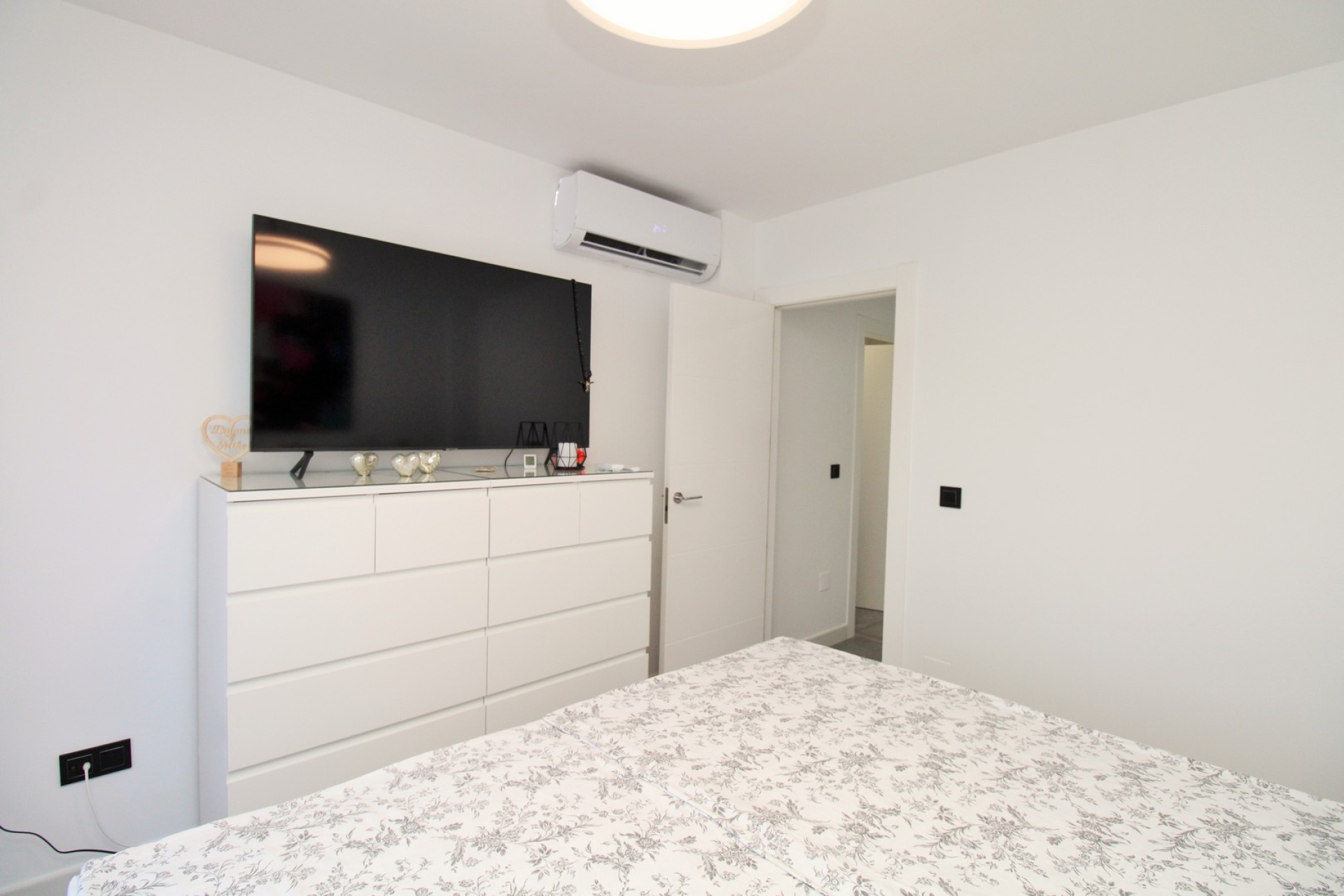 Resale - Villa / House - Orihuela Costa - Mil Palmeras