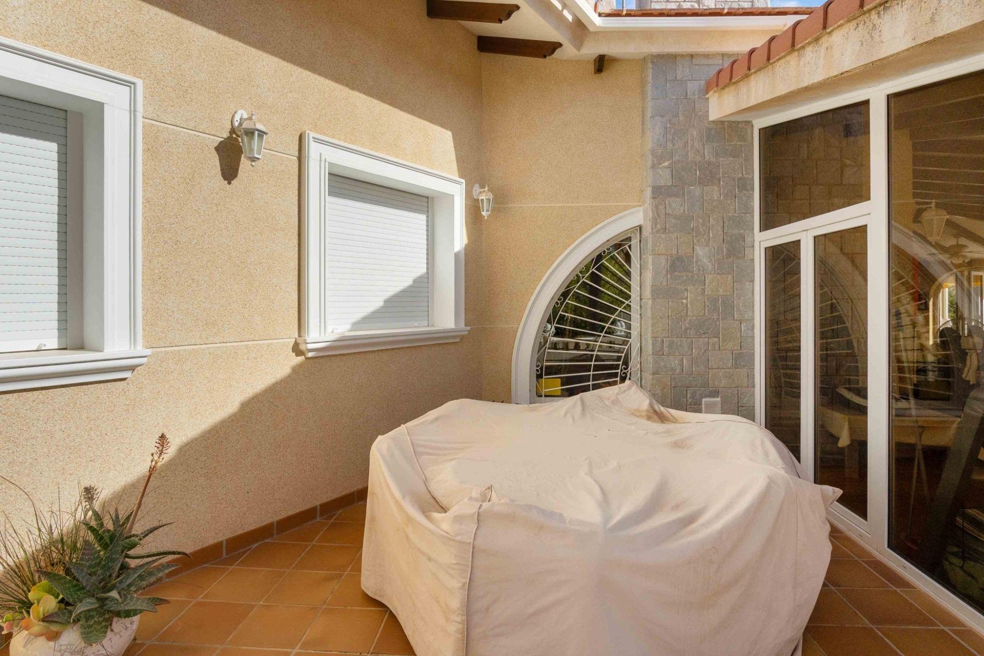 Resale - Villa / House - Orihuela Costa - MUY CERCA DE LA PLAYA
