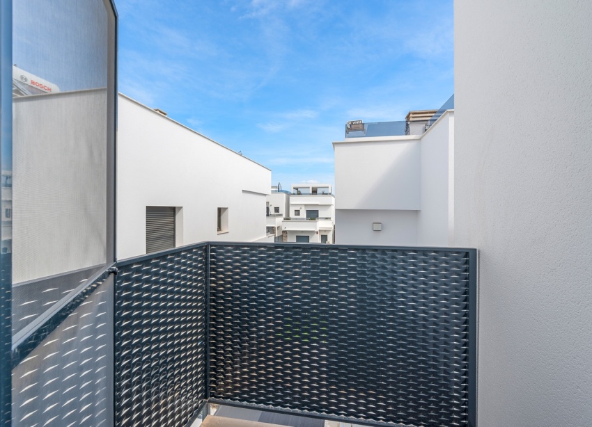 Resale - Villa / House - Orihuela Costa - Orihuela