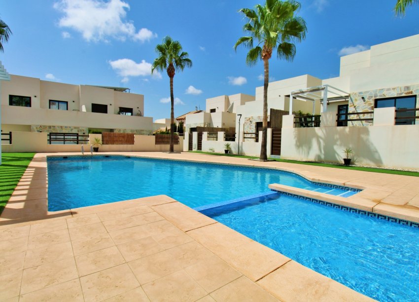 Resale - Villa / House - Orihuela Costa - PAU 8