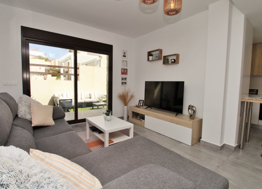 Resale - Villa / House - Orihuela Costa - PAU 8