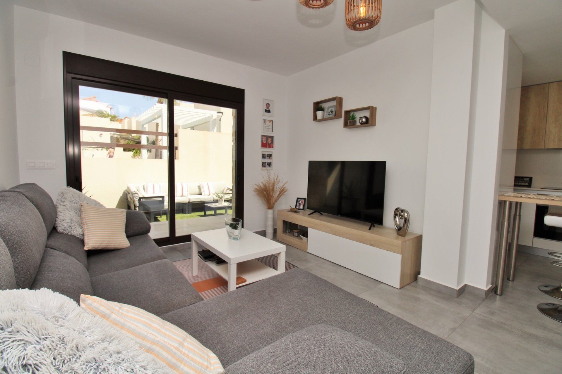 Resale - Villa / House - Orihuela Costa - PAU 8