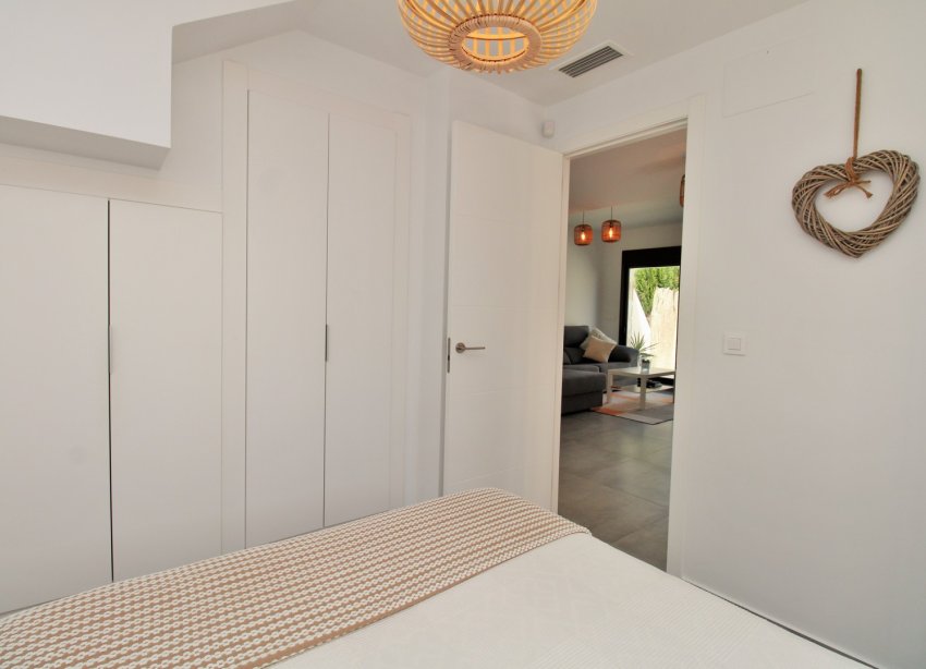 Resale - Villa / House - Orihuela Costa - PAU 8