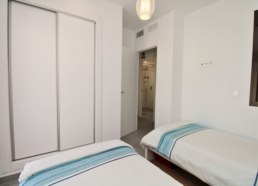 Resale - Villa / House - Orihuela Costa - PAU 8