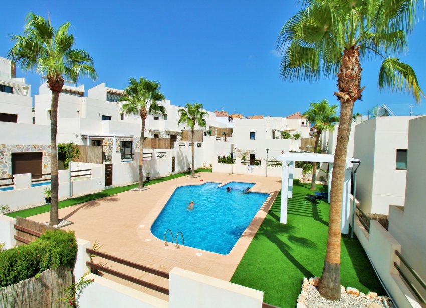 Resale - Villa / House - Orihuela Costa - PAU 8