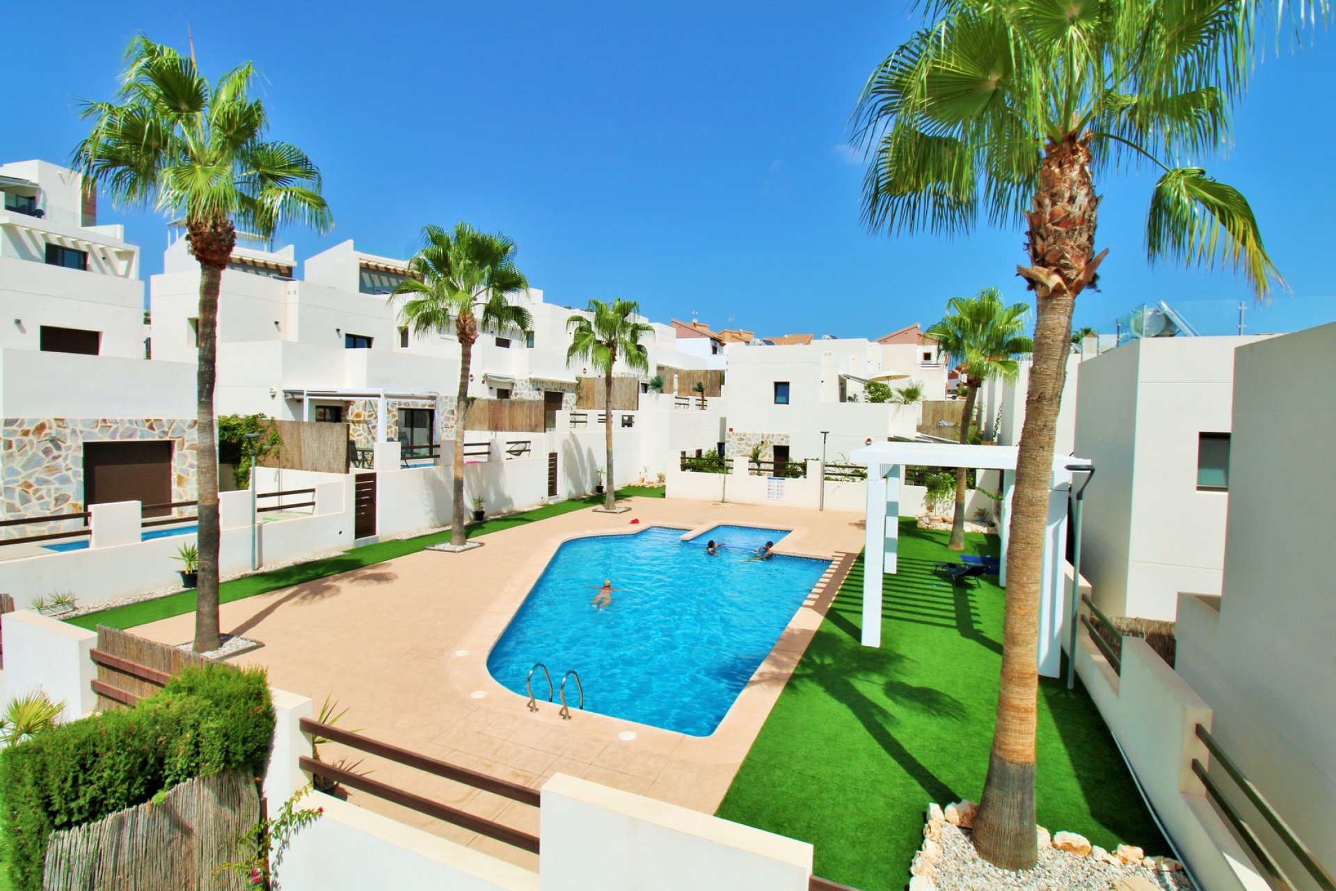 Resale - Villa / House - Orihuela Costa - PAU 8