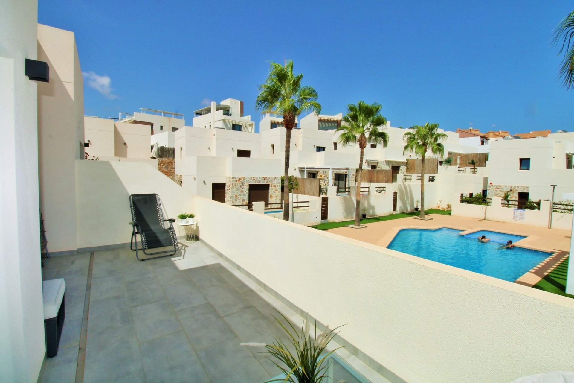 Resale - Villa / House - Orihuela Costa - PAU 8