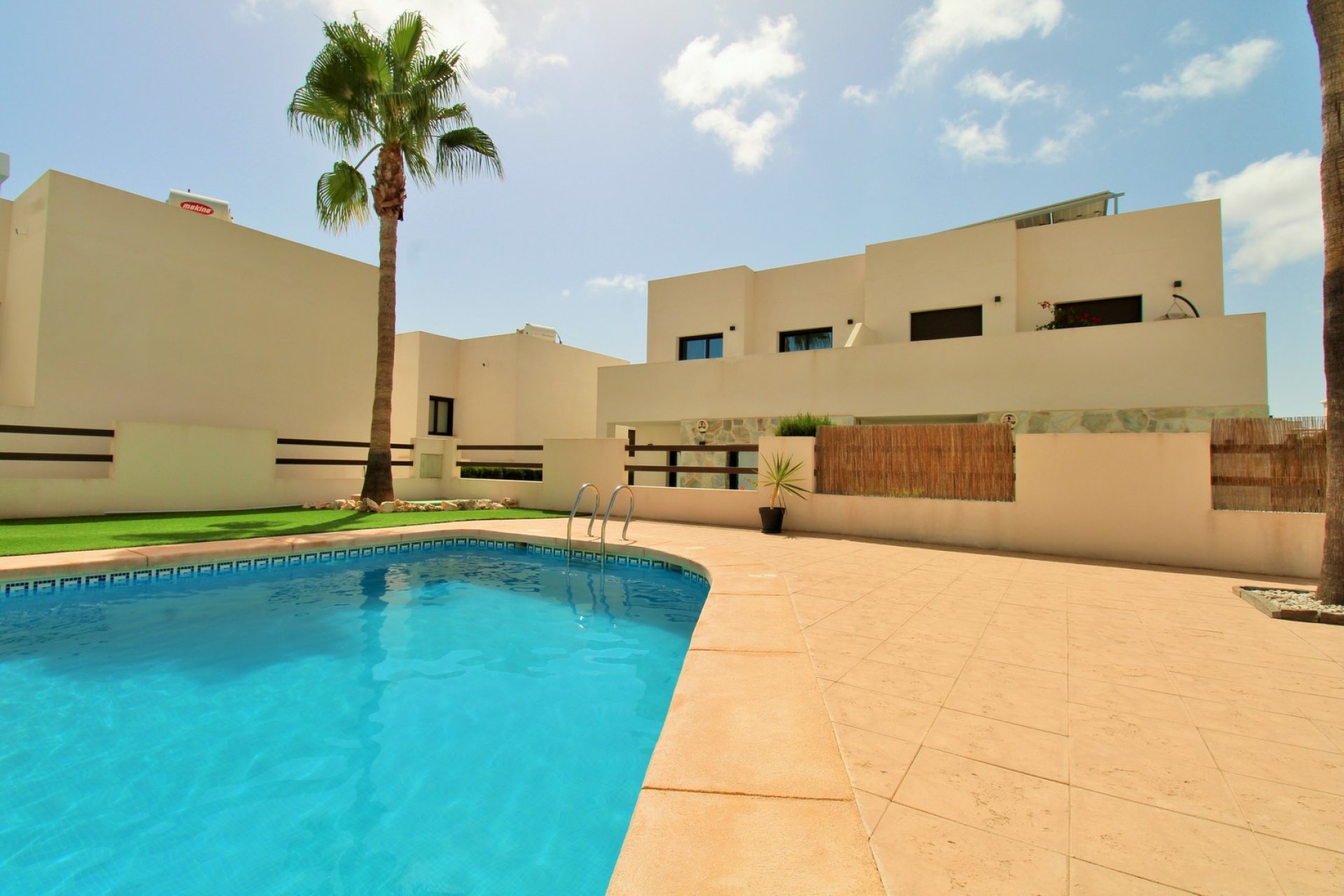 Resale - Villa / House - Orihuela Costa - PAU 8