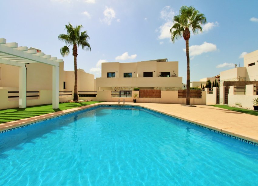 Resale - Villa / House - Orihuela Costa - PAU 8